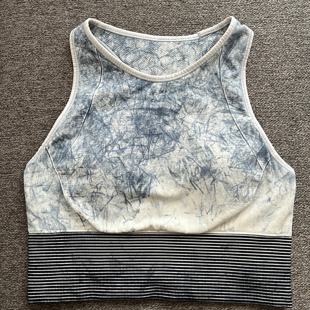 Ebb to train Bra Long Line Sz 6 lululemon